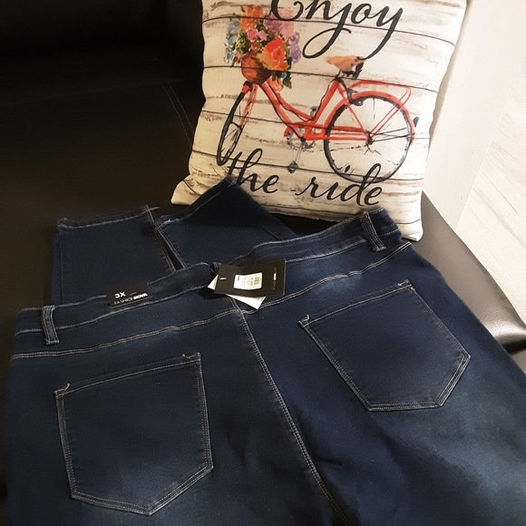 Fashion Nova Jeans - Picture 5 of 5